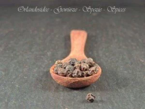 Schwarzer Lampong Pfeffer – schwarze Pfefferkörner aus Sumatra mit intensiver Schärfe