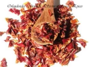 Getrocknete rote Paprikaflocken – mildes, aromatisches Gewürz aus Paprika