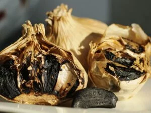 Gewürze, Pfeffer, Vanille & Safran online kaufen | Orlandosidee 5 Schwarzer Knoblauch Ajo Negro aus Spanien – süß-herzhaftes Umami-Aroma