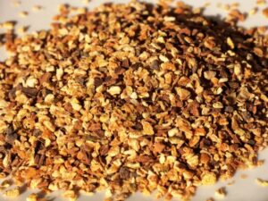 Tiroler Glühweingewürz mit Zimt, Nelken und Zitronenschalen