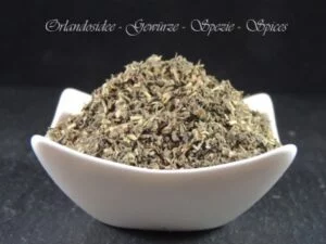 Mediterrane Kräutermischung – aromatische Mischung aus mediterranen und wilden Kräutern